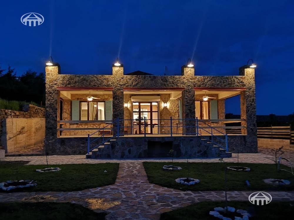 Mansion · 4 rooms · 244 m² · Saghmosavan