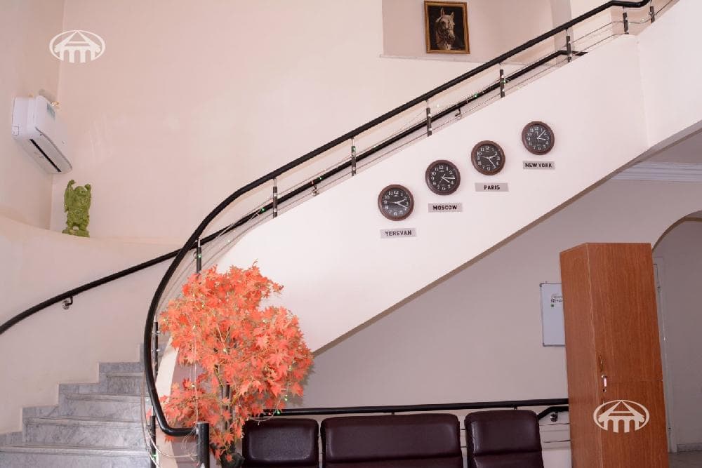 Особняк · 9 комн. · 700 м² · Арабкир