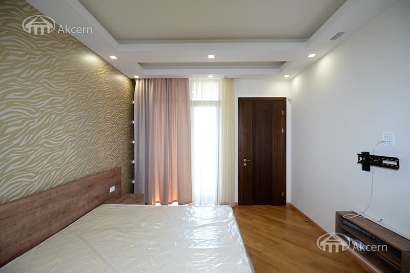 House · 5 rooms · 500 m² · Ajapnyak