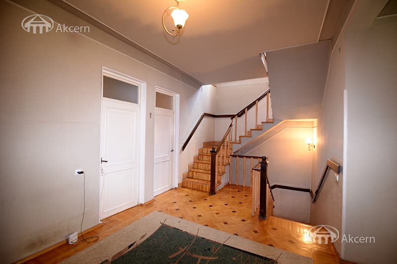 House · 7 rooms · 460 m² · Kentron