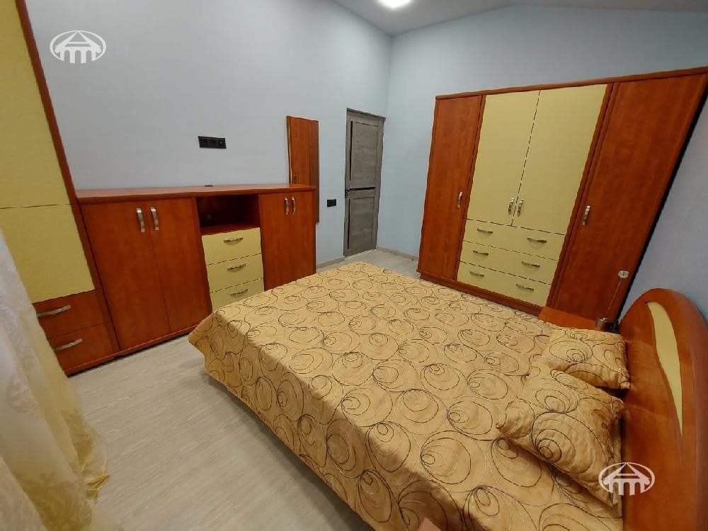 Mansion · 4 rooms · 124 m² · Zovuni