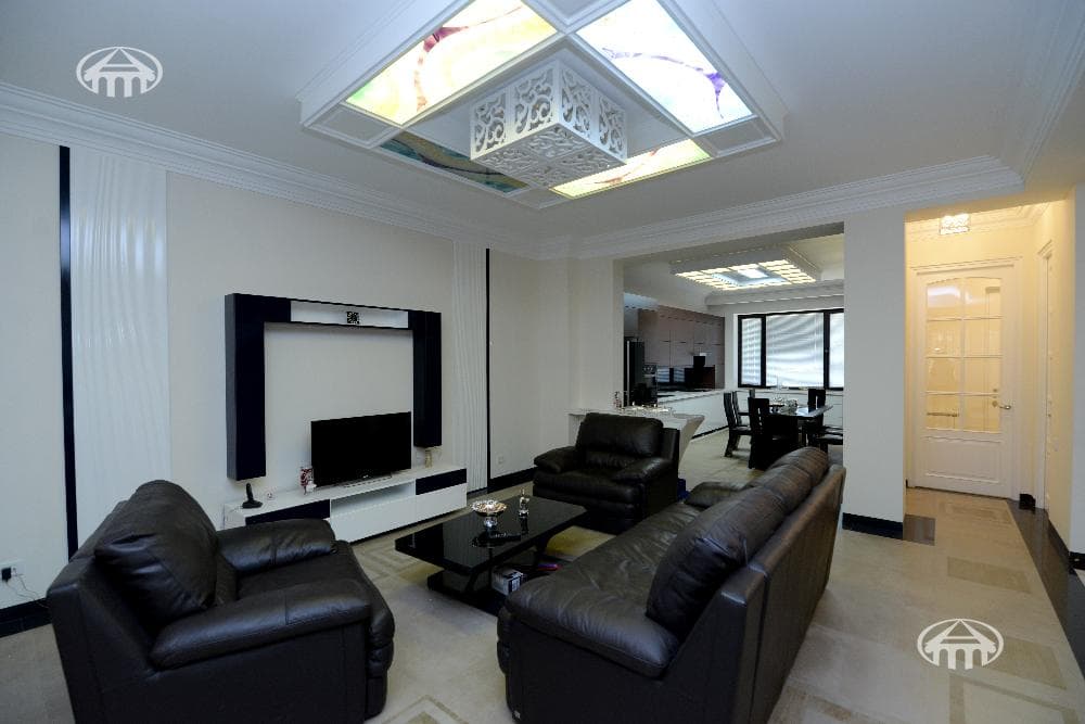 Mansion · 5 rooms · 600 m² · Arabkir