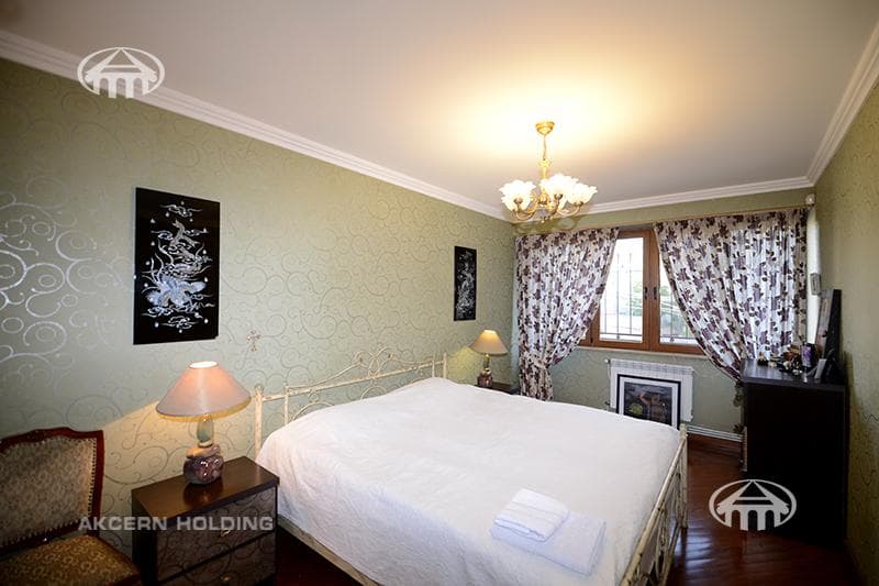 Квартира · 4 комн. · 114 м² · Кентрон