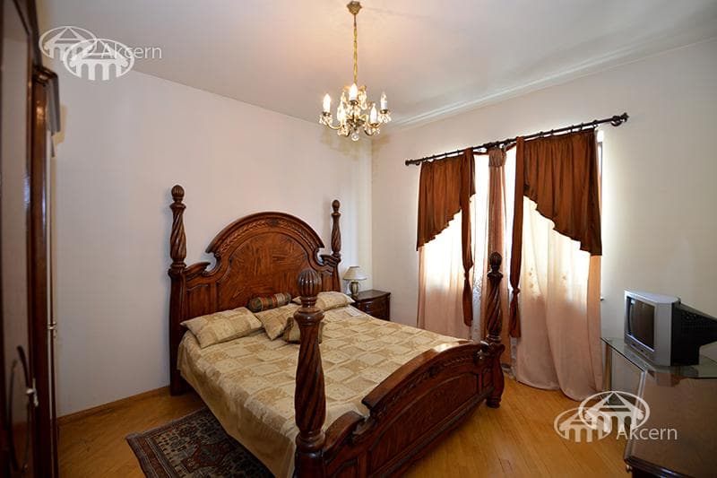 Дом · 5 комн. · 435 м² · Арабкир