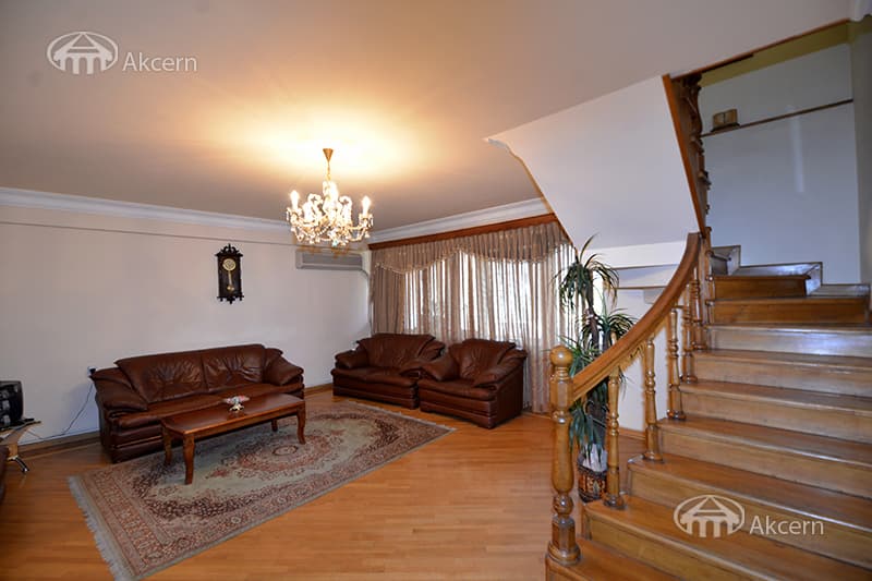 Apartment · 6 rooms · 234 m² · Arabkir