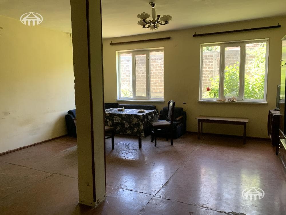 House · 3 rooms · 233 m² · Shengavit