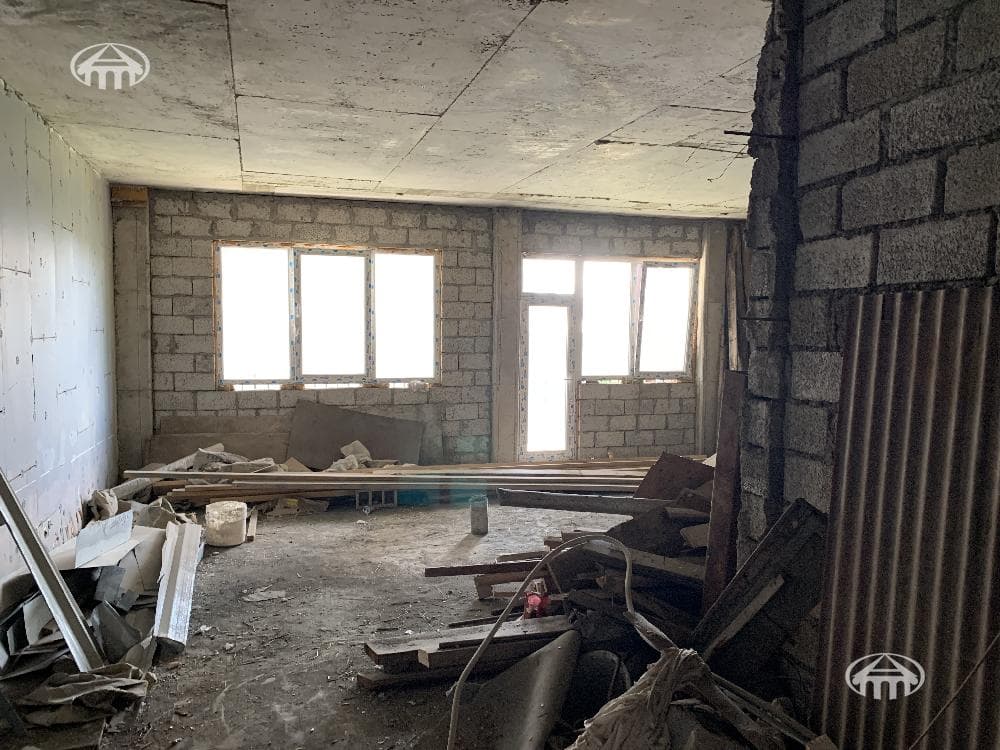 Apartment · 3 rooms · 145 m² · Kentron