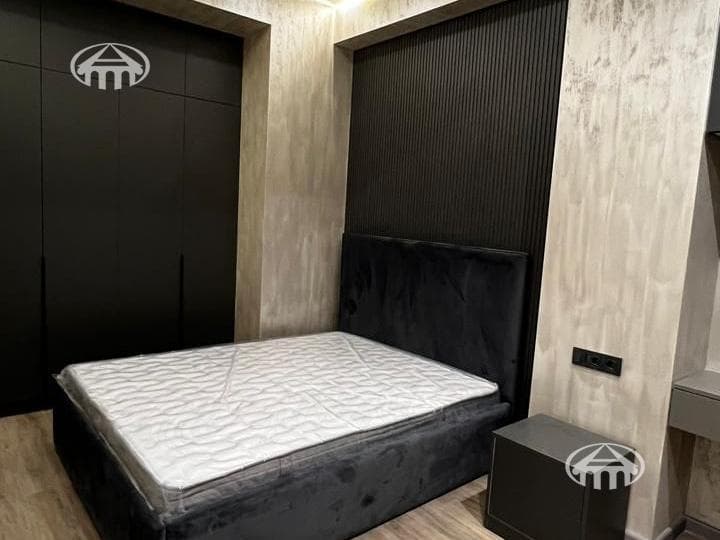 Apartment · 2 rooms · 61 m² · Kentron