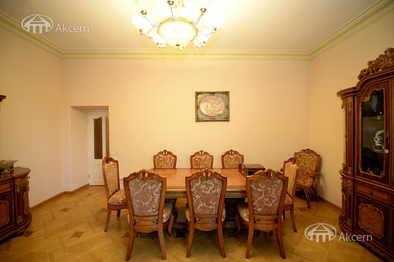 Квартира · 3 комн. · 127 м² · Кентрон