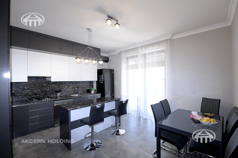 Mansion · 5 rooms · 280 m² · v. Arinj