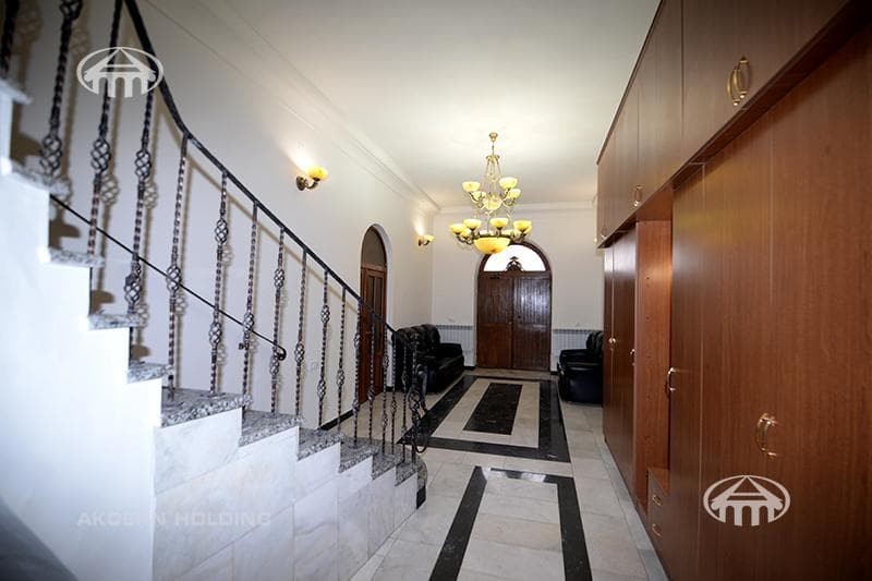 Առանձնատուն · 9 սեն. · 584 մ² · Արաբկիր