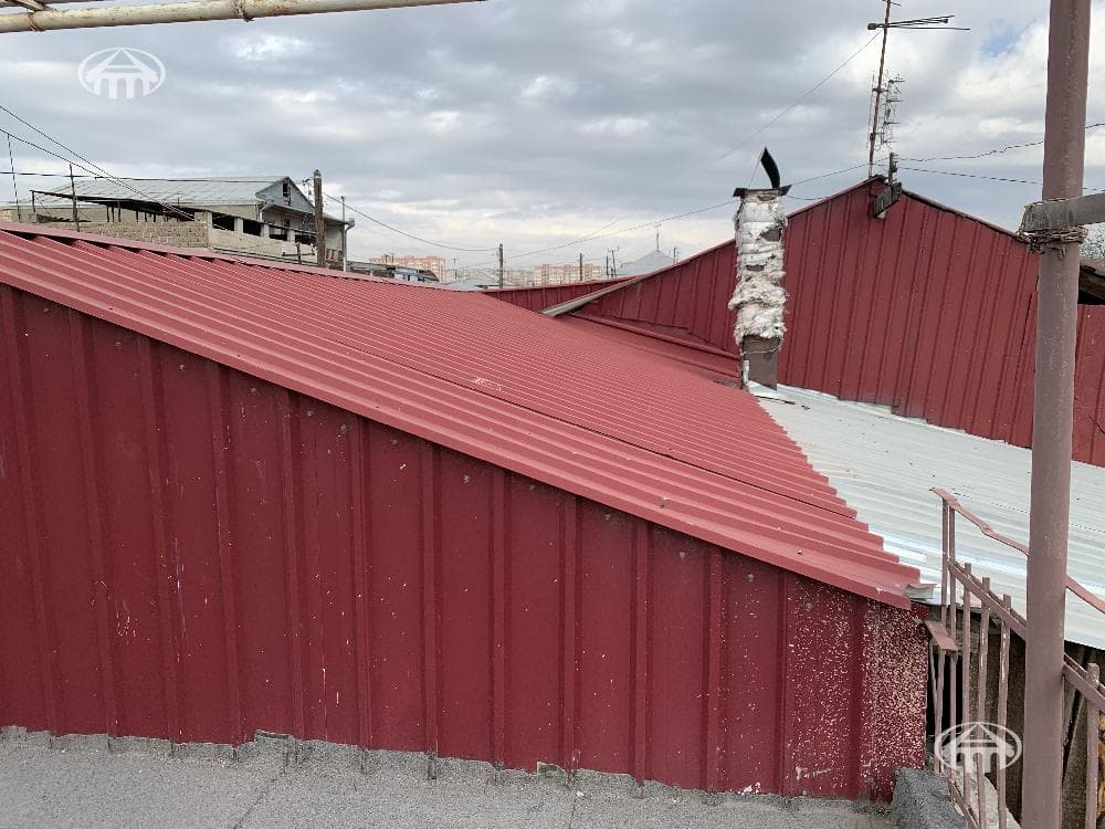 House · 4 rooms · 256 m² · Ajapnyak