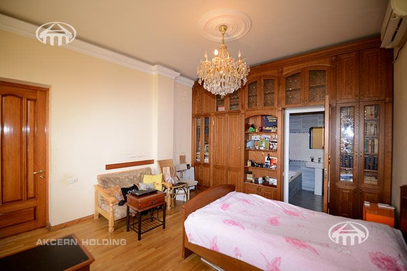 Mansion · 9 rooms · 671 m² · Arabkir