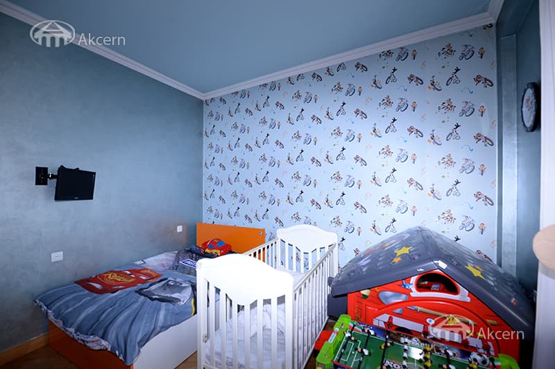 Квартира · 3 комн. · 179 м² · Арабкир