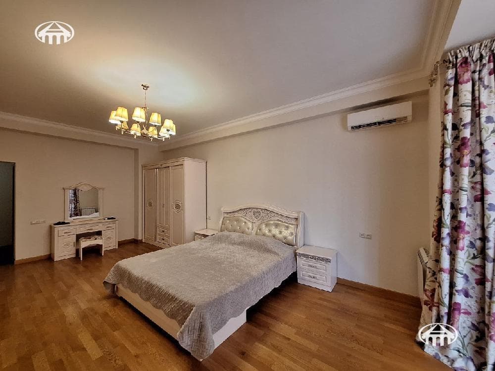 Квартира · 3 комн. · 135 м² · Кентрон