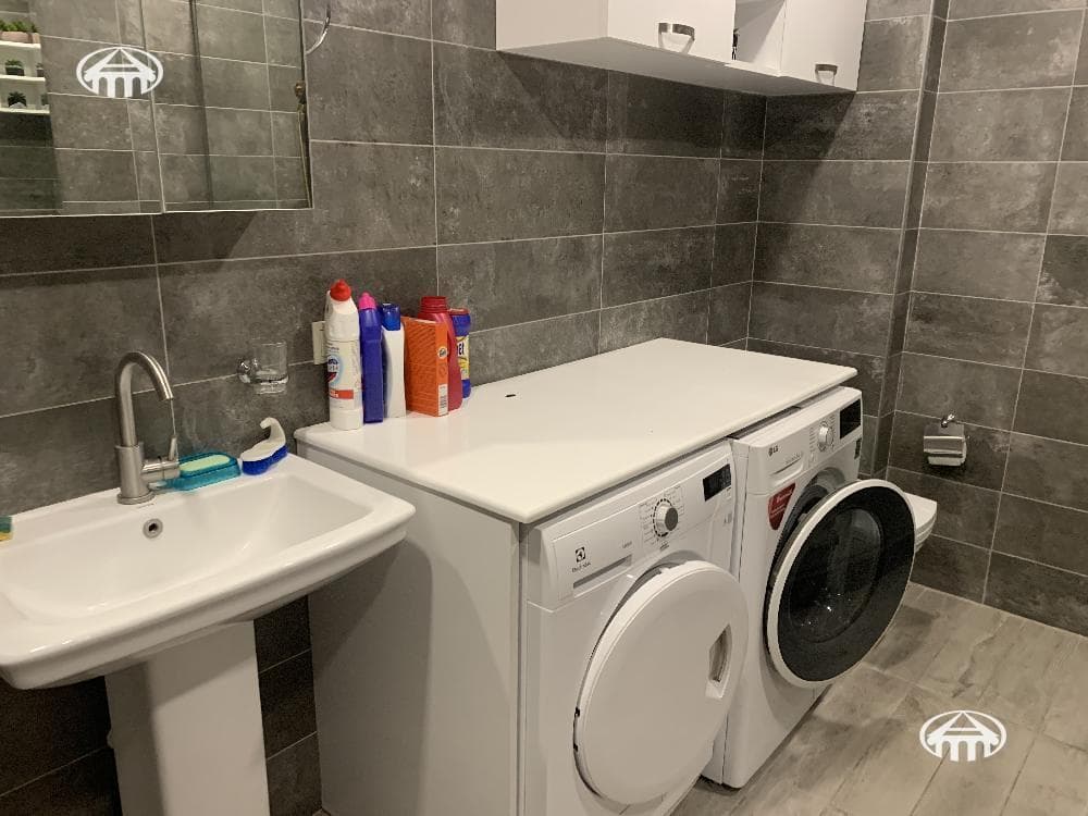 Дом · 8 комн. · 401 м² · Арабкир
