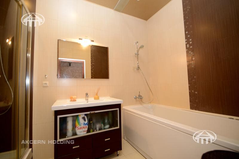 Особняк · 9 комн. · 650 м² · Аджапняк