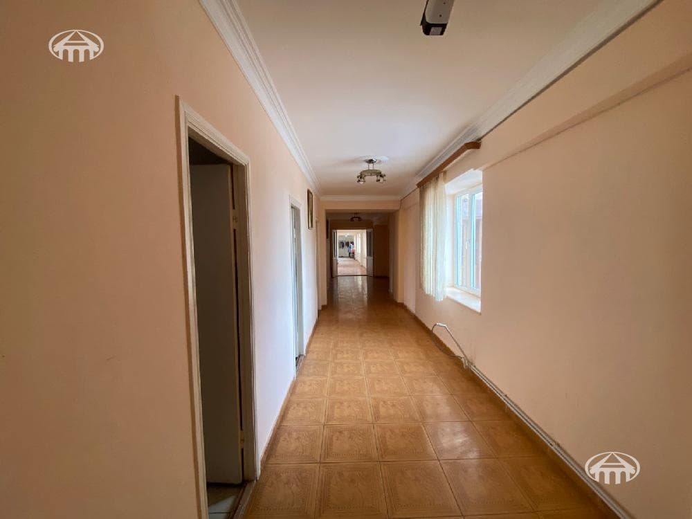 Hotel · 875 m² · Karchaghbyur