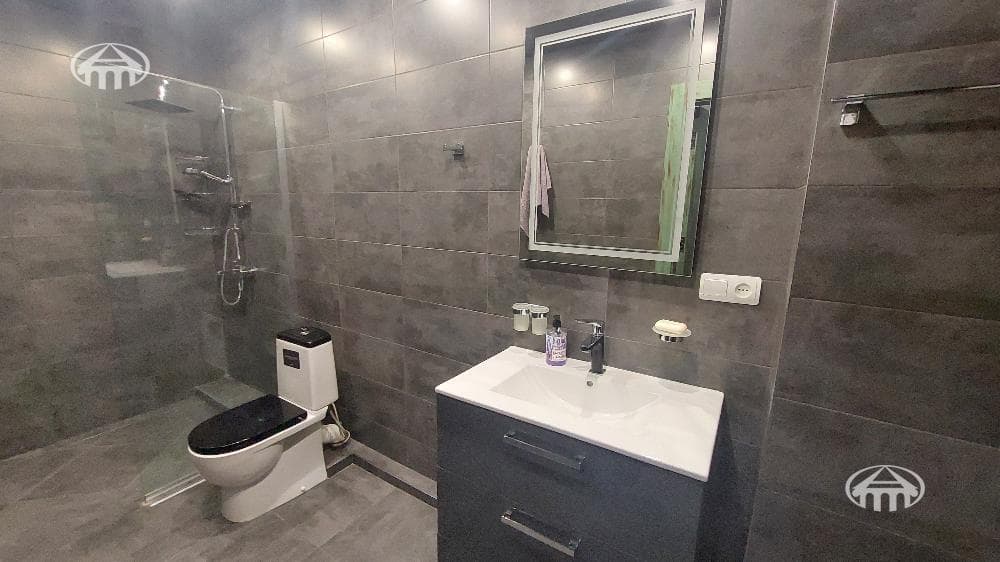 Квартира · 2 комн. · 70 м² · Кентрон