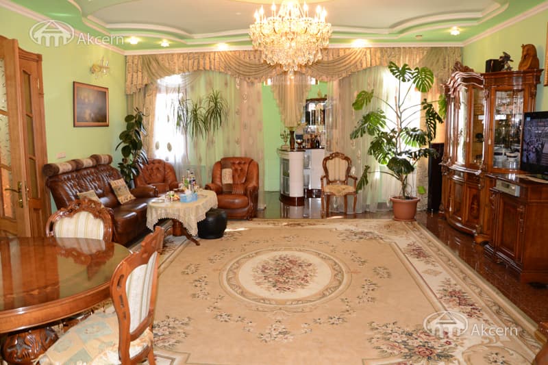 Mansion · 9 rooms · 590 m² · Arabkir