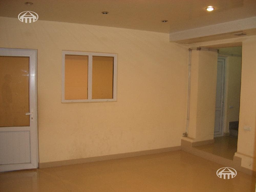 Retail · 298 m² · Shengavit