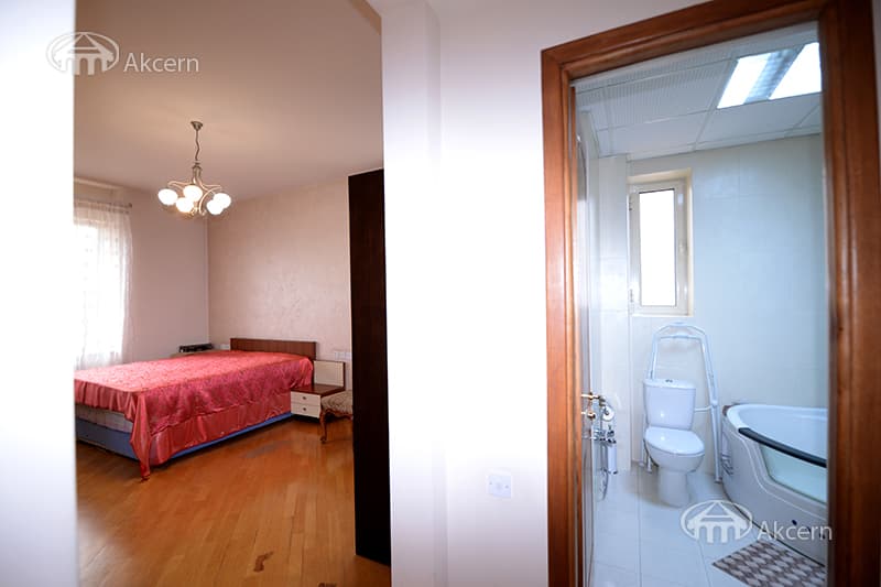 Apartment · 4 rooms · 164 m² · Kentron