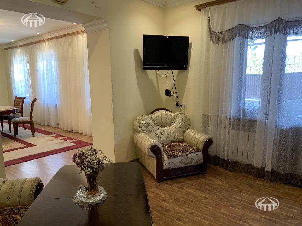 Дом · 3 комн. · 241 м² · Малатия-Себастия
