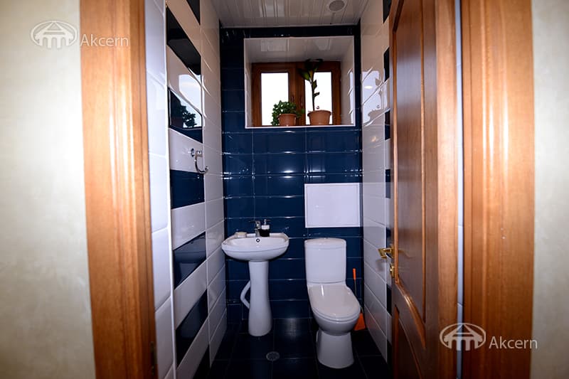 Mansion · 5 rooms · 372 m² · v. Arinj