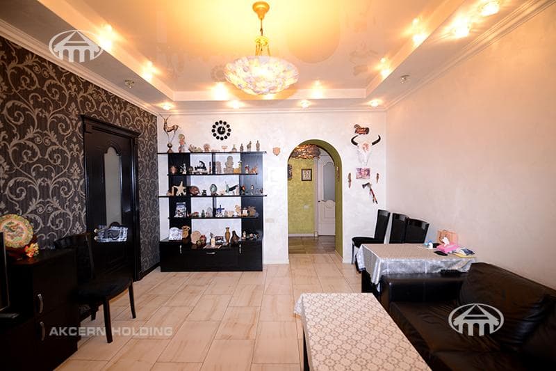 Apartment · 3 rooms · 90 m² · Kentron