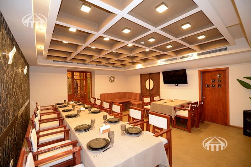 Restaurant · 497 m² · Kentron