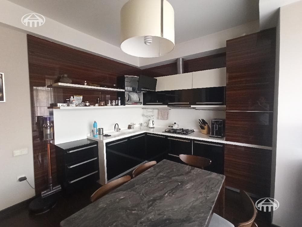 Квартира · 4 комн. · 171 м² · Арабкир