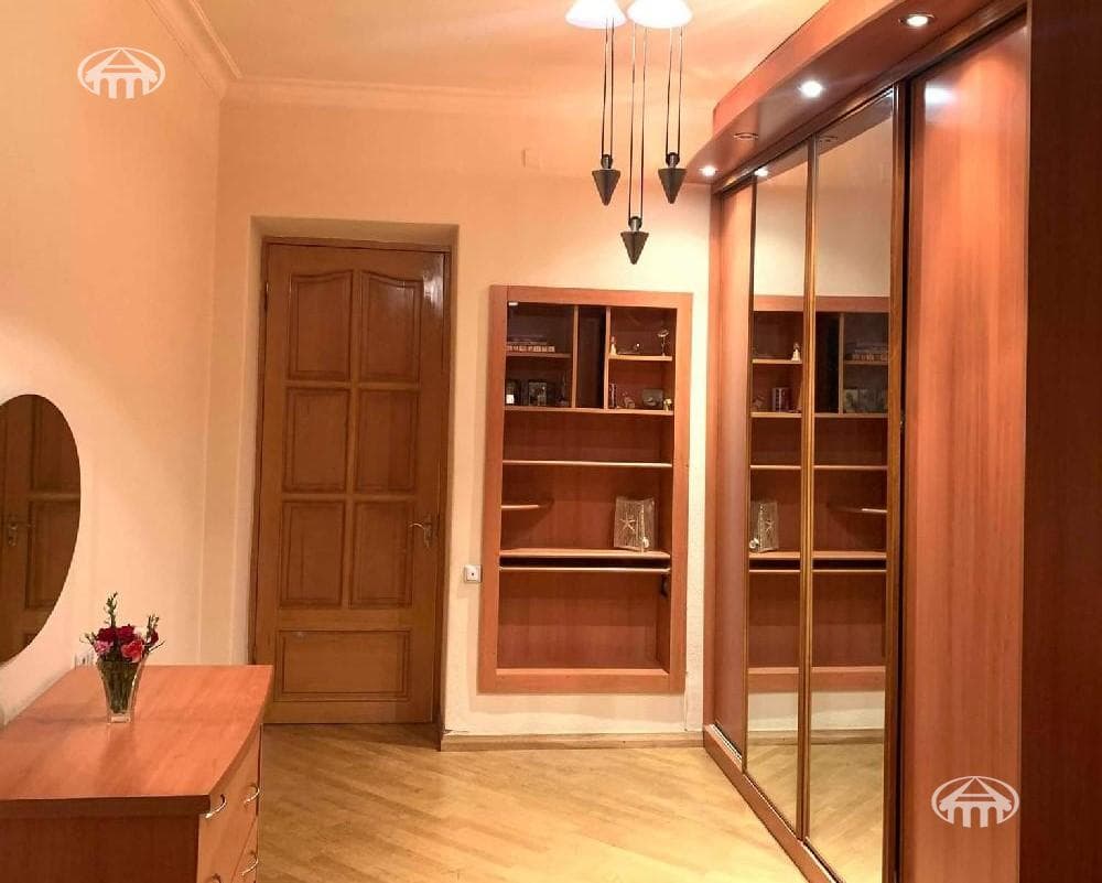 Квартира · 2 комн. · 65 м² · Арабкир
