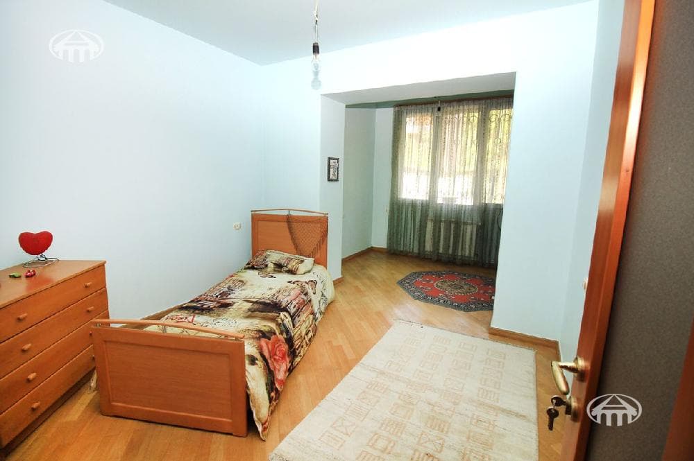 Квартира · 3 комн. · 76 м² · Арабкир