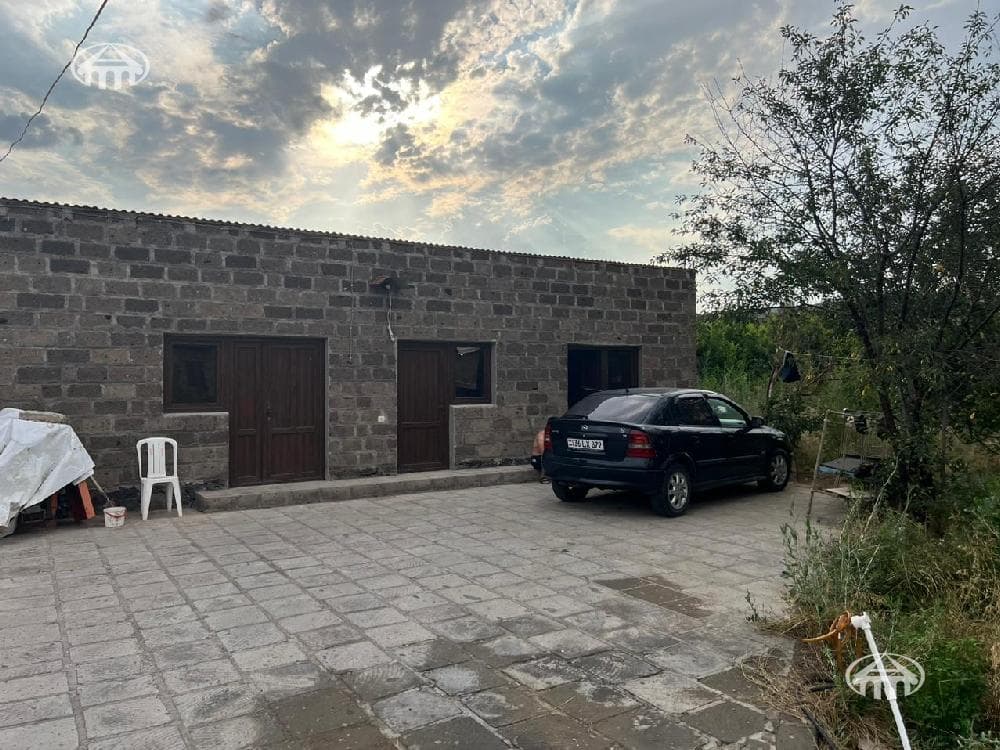 Restaurant · 85 m² · v. Udjan