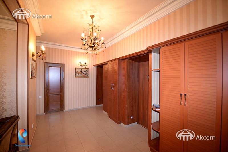 Apartment · 3 rooms · 98 m² · Kentron