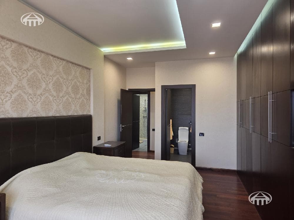 Квартира · 3 комн. · 130 м² · Кентрон
