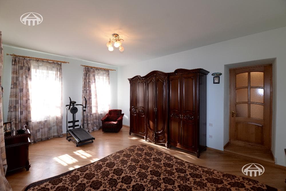 Особняк · 6 комн. · 366 м² · Канакер-Зейтун