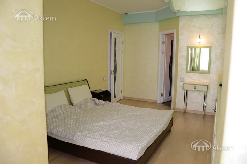 Apartment · 3 rooms · 96 m² · Kentron