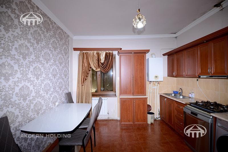 Առանձնատուն · 3 սեն. · 242 մ² · Դավթաշեն