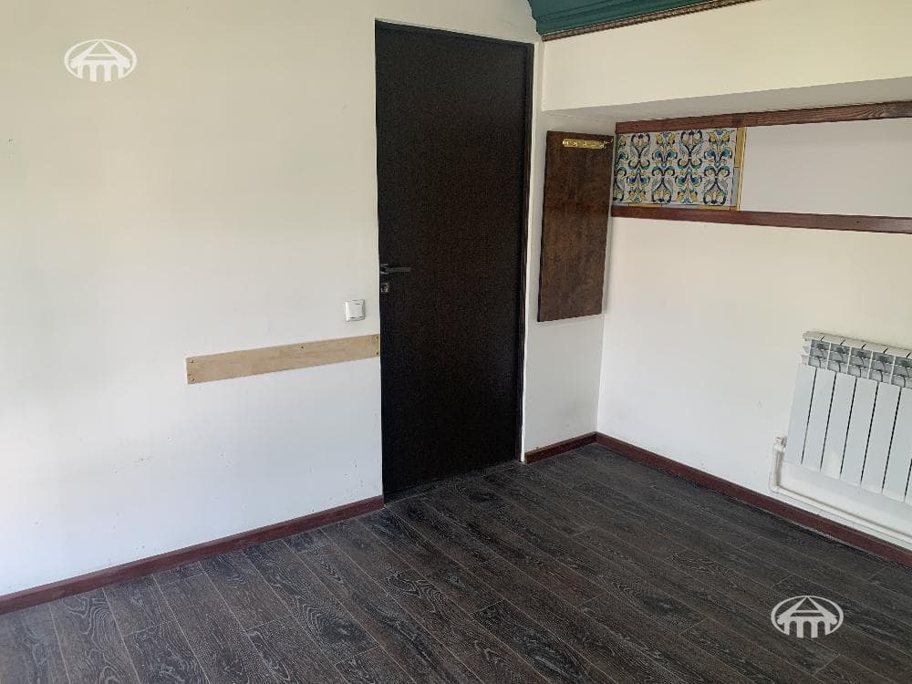 Office · 330 m² · Kentron