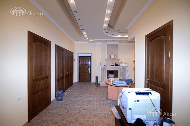 Apartment · 4 rooms · 150 m² · Kentron
