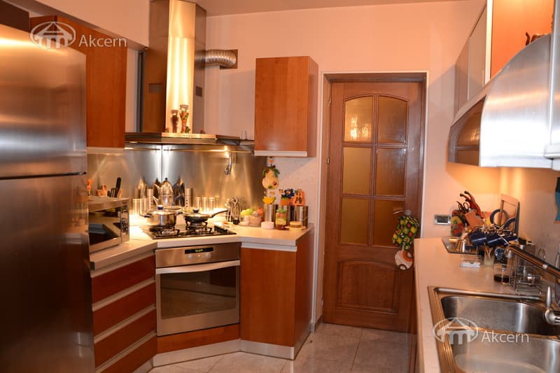 Квартира · 3 комн. · 90 м² · Арабкир