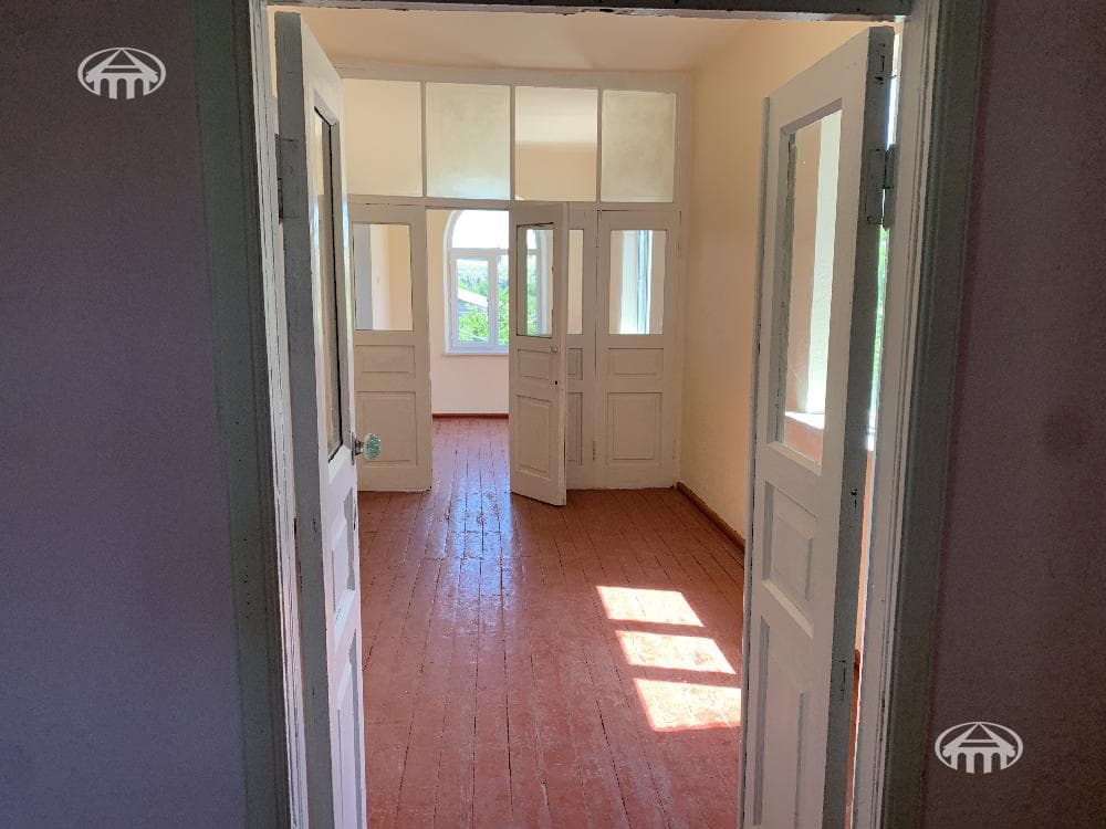 House · 3 rooms · 233 m² · Shengavit