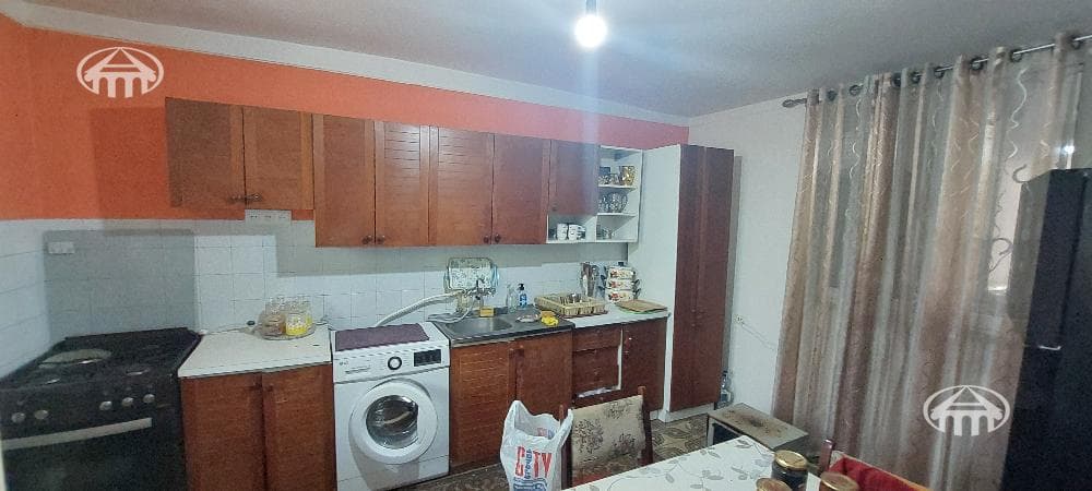 House · 5 rooms · 250 m² · Kanaker-Zeytun
