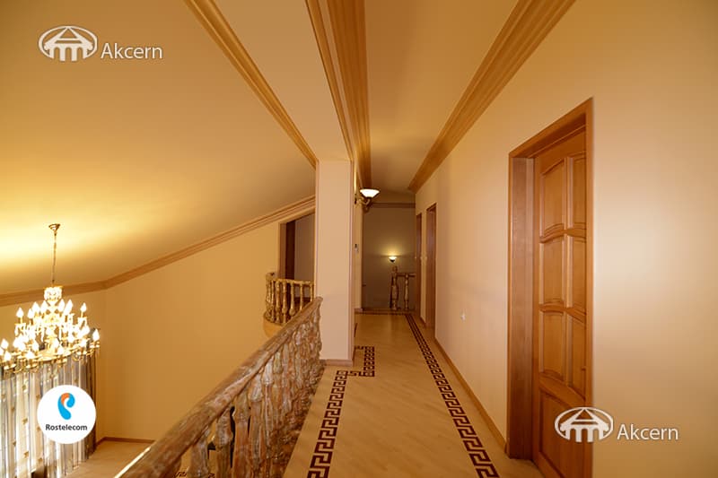 House · 6 rooms · 296 m² · Arabkir