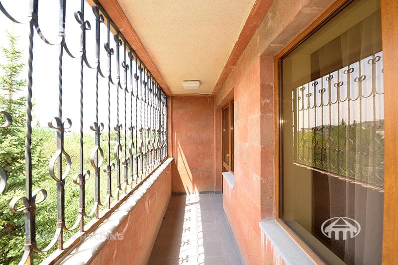 Country house · 4 rooms · 289.5 m² · Dzoraghbyur