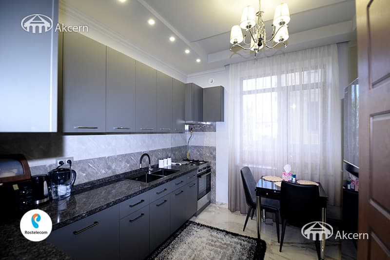 Առանձնատուն · 5 սեն. · 245 մ² · Կենտրոն