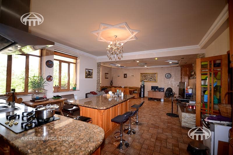 Mansion · 9 rooms · 671 m² · Arabkir