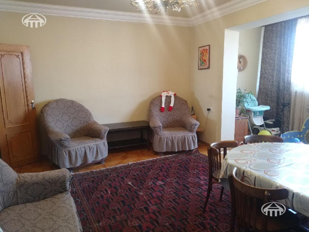 Квартира · 4 комн. · 112 м² · Давташен