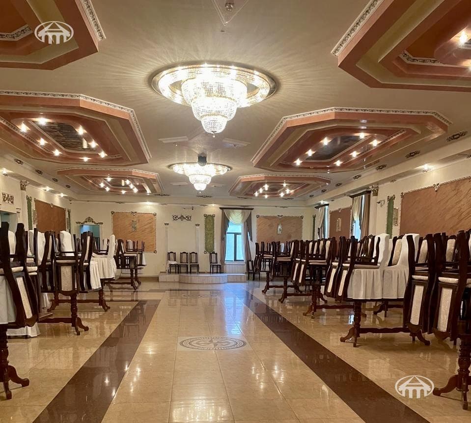 Ресторан · 725 м² · Еранос